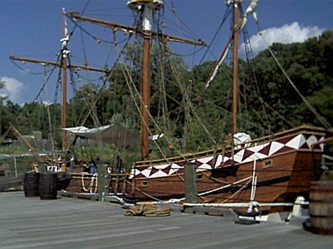 Godspeed - the mid-sized ship to Jamestown